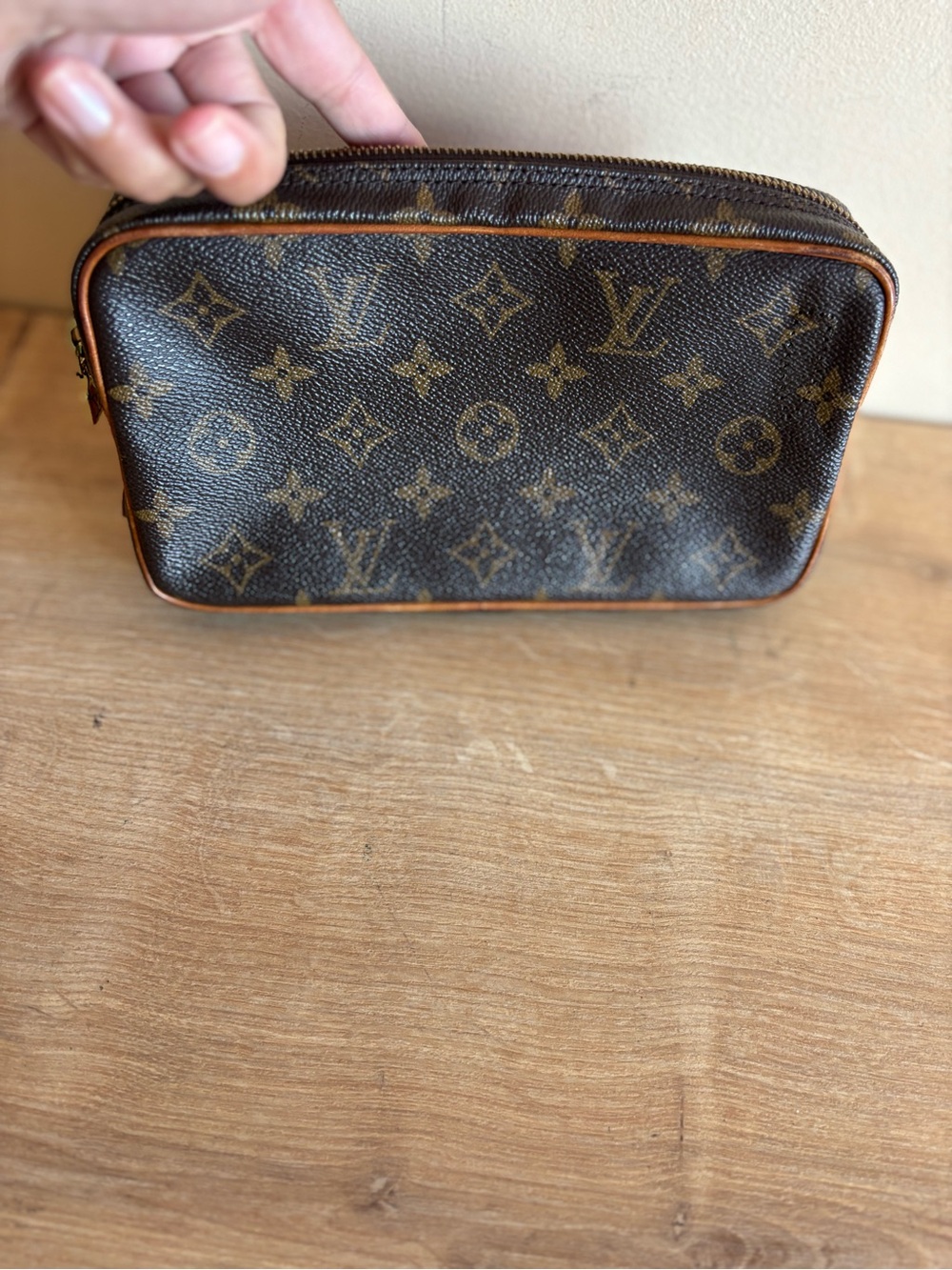 Authentic Louis Vuitton monogram clutch - Picture 4 of 8